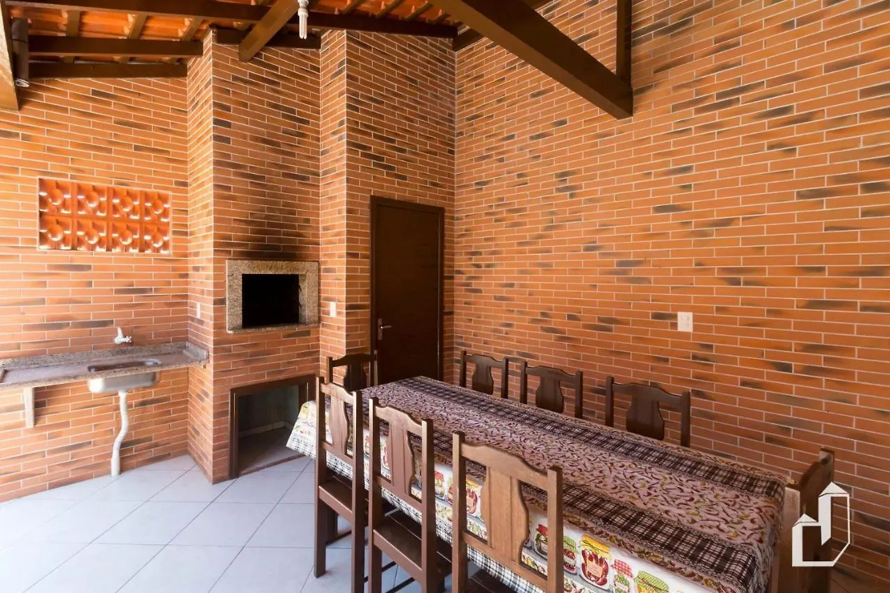Casa Terrea Com 03 Dormitorios Perfeita Para Suas Ferias Bombinhas