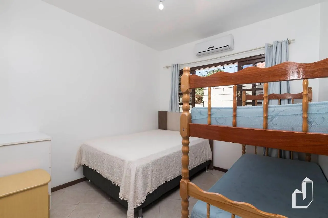 Casa Terrea Com 03 Dormitorios Perfeita Para Suas Ferias Bombinhas Vakantiehuis